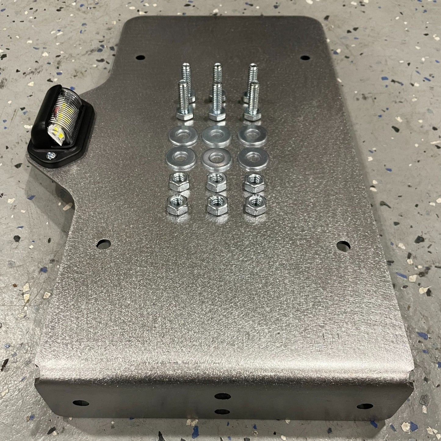 Side Mount License Plate Holder Trailer Flatbed RV SEMI Camper Bolt On Heavy Duty Steel LED Light (Left or Right Side)